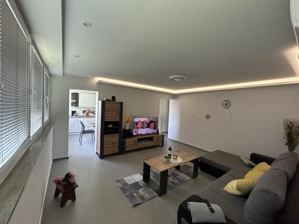 Apartment Toni Ловран Экстерьер фото