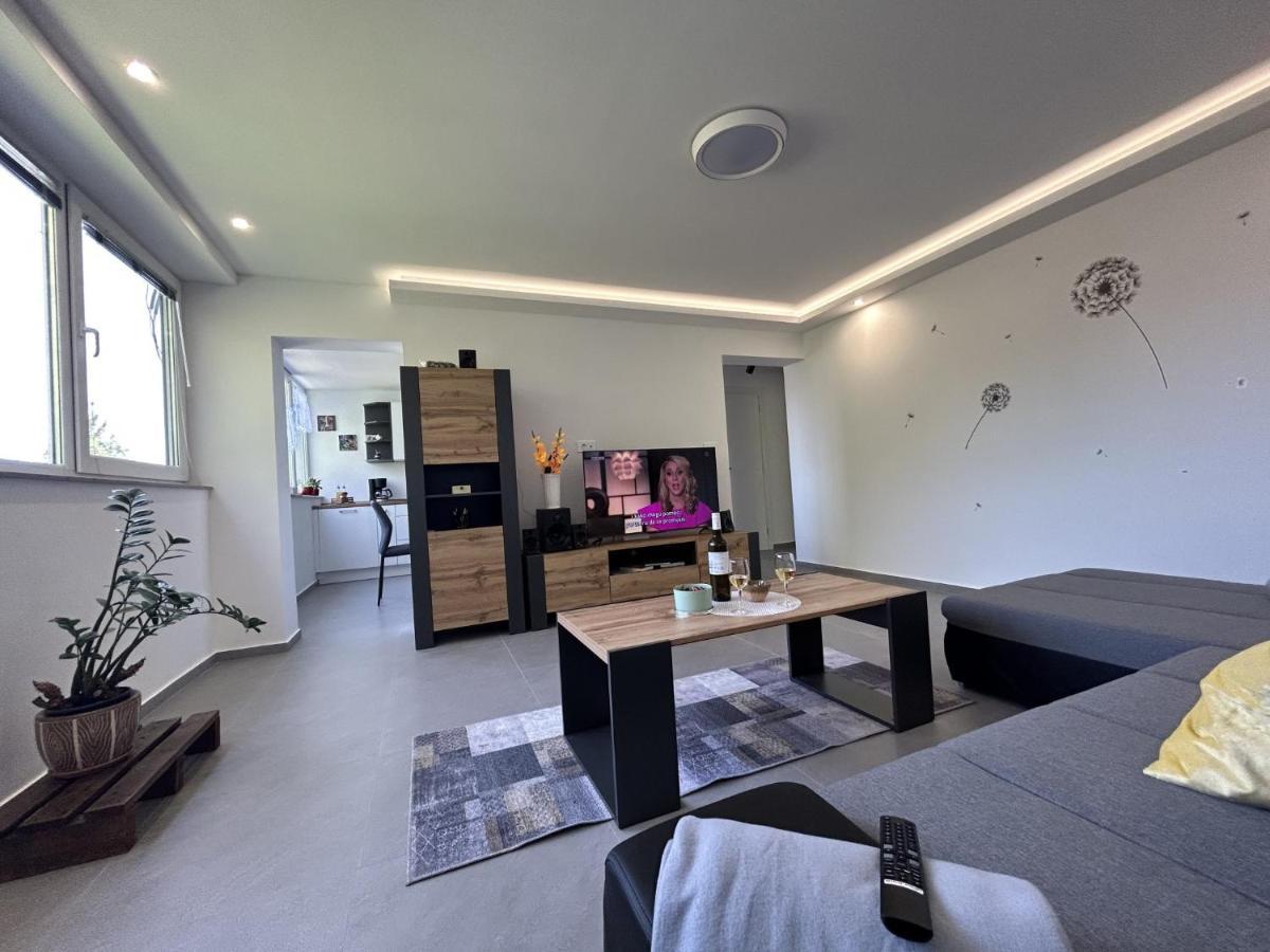 Apartment Toni Ловран Экстерьер фото