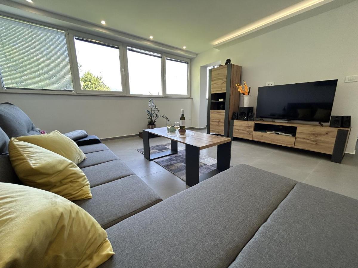 Apartment Toni Ловран Экстерьер фото